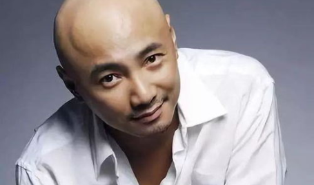 徐峥个人资料,华语影坛双十亿票房导演,喜剧大师的演艺生涯